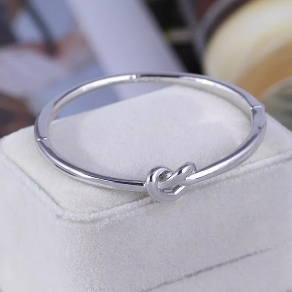 Kate Spade Loves me Knot Bangle π - Picture 3 of 8